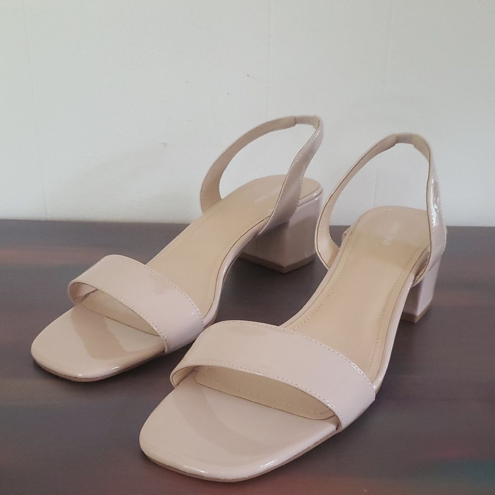 Brand New Lands' End Low Heeled Beige Sandals Sz 11